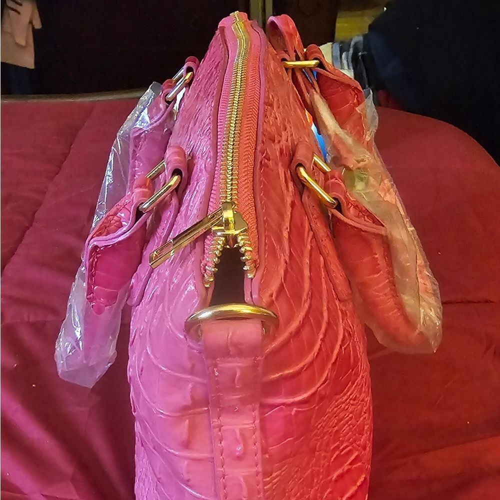 HOT PINK CROC SATCHEL - Picture 3 of 8